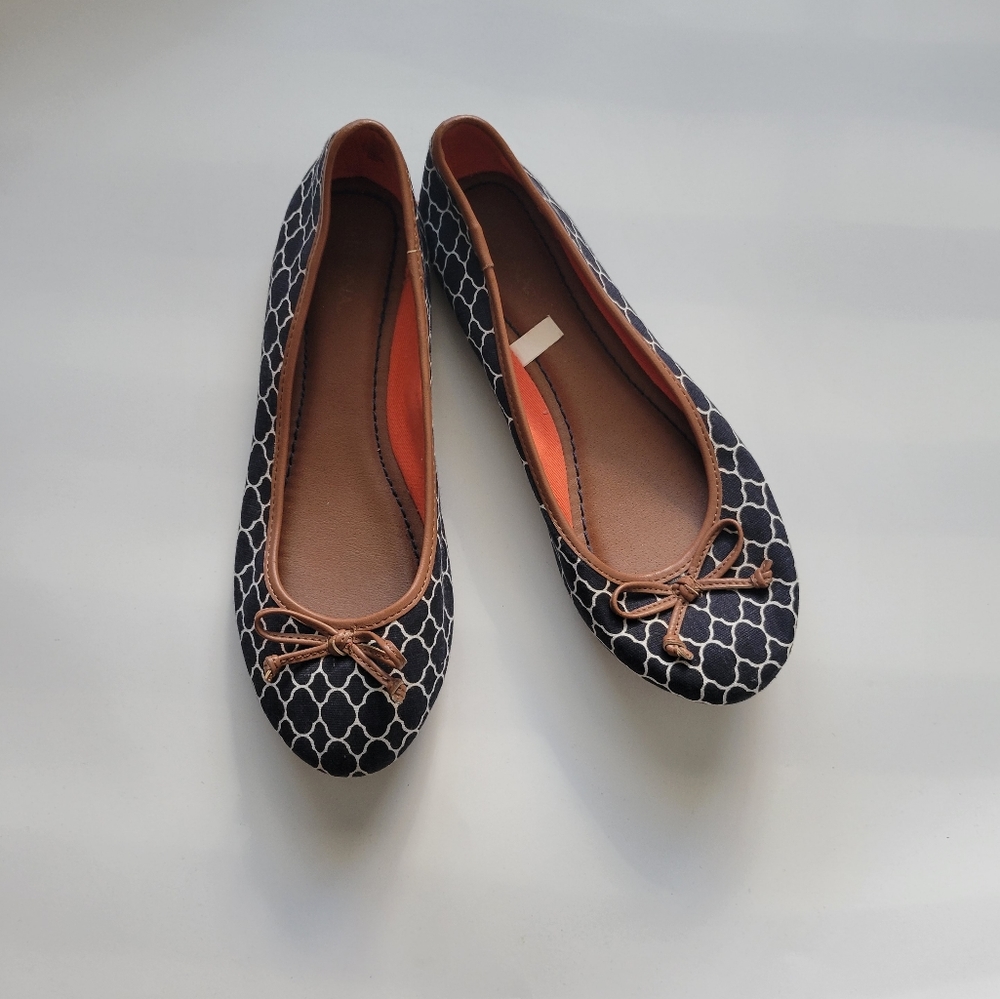NEW! MERONA BLUE & WHITE SLIP ON ROUNDED TOE FLATS